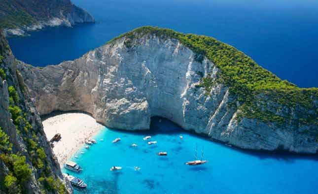Athens Day Trips on Athens Motor Yacht